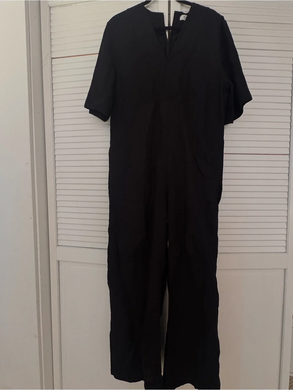 minimal black